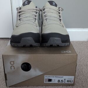 Brand New On Running Cloudwander Waterproof Women's — Sand and Black Size 8.5
